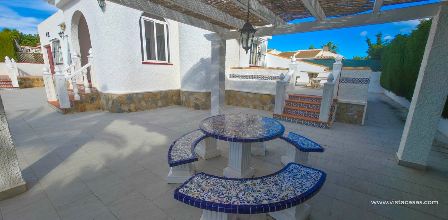Resale - Villa - Torrevieja