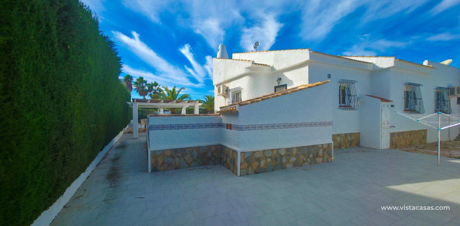 Resale - Villa - Torrevieja