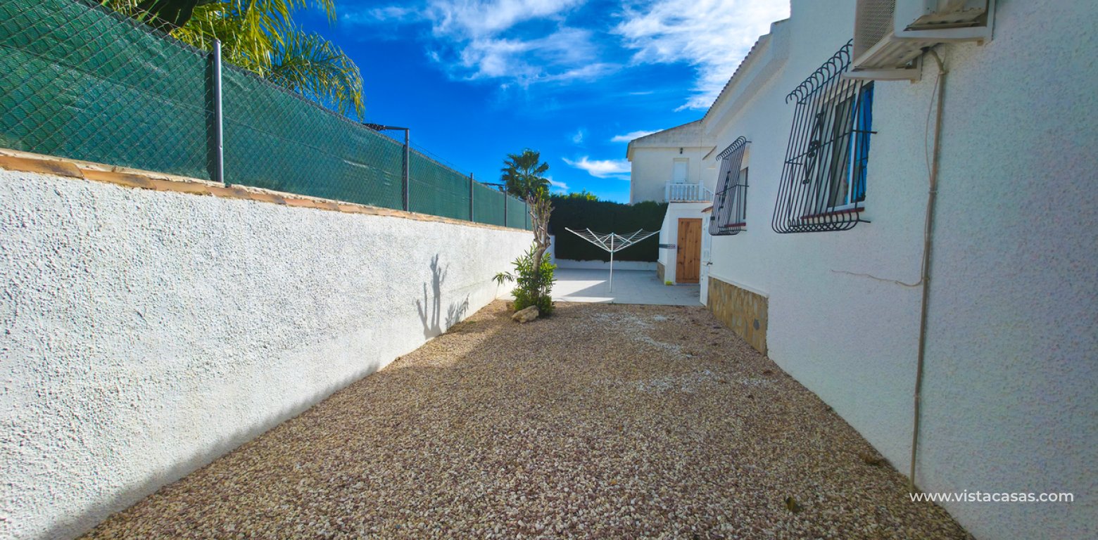 Resale - Villa - Torrevieja