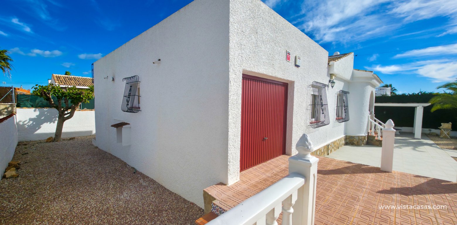 Resale - Villa - Torrevieja