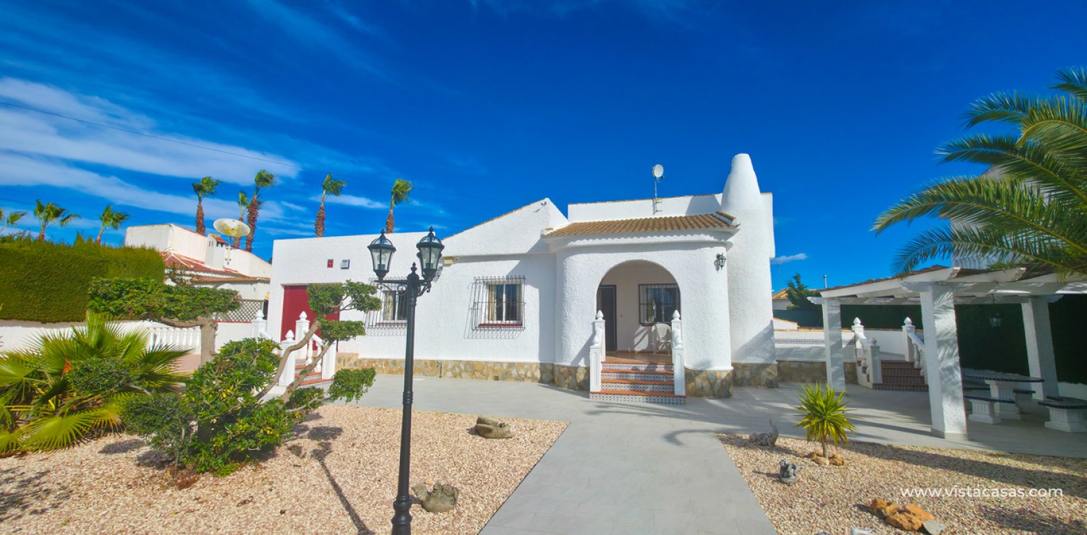 Resale - Villa - Torrevieja