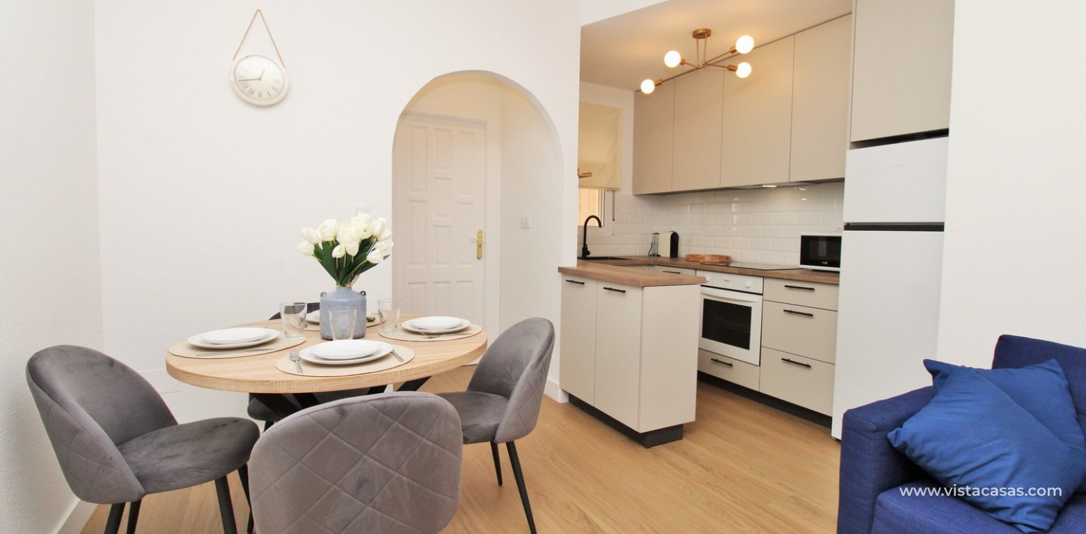 Refurbished Townhouse with Solarium For Sale in Florida Golf dining area