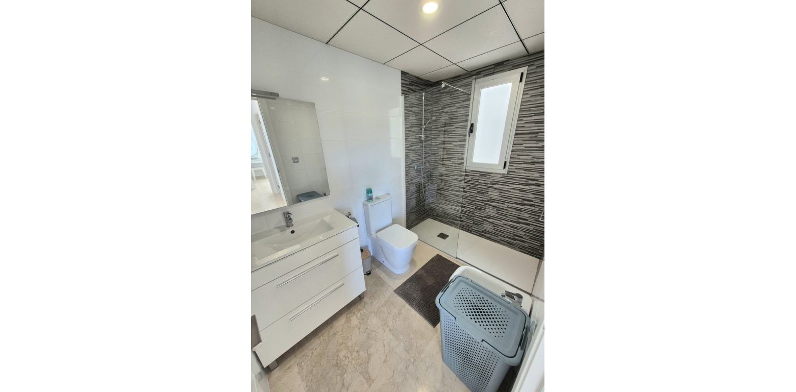 Resale - Apartment - Villamartin