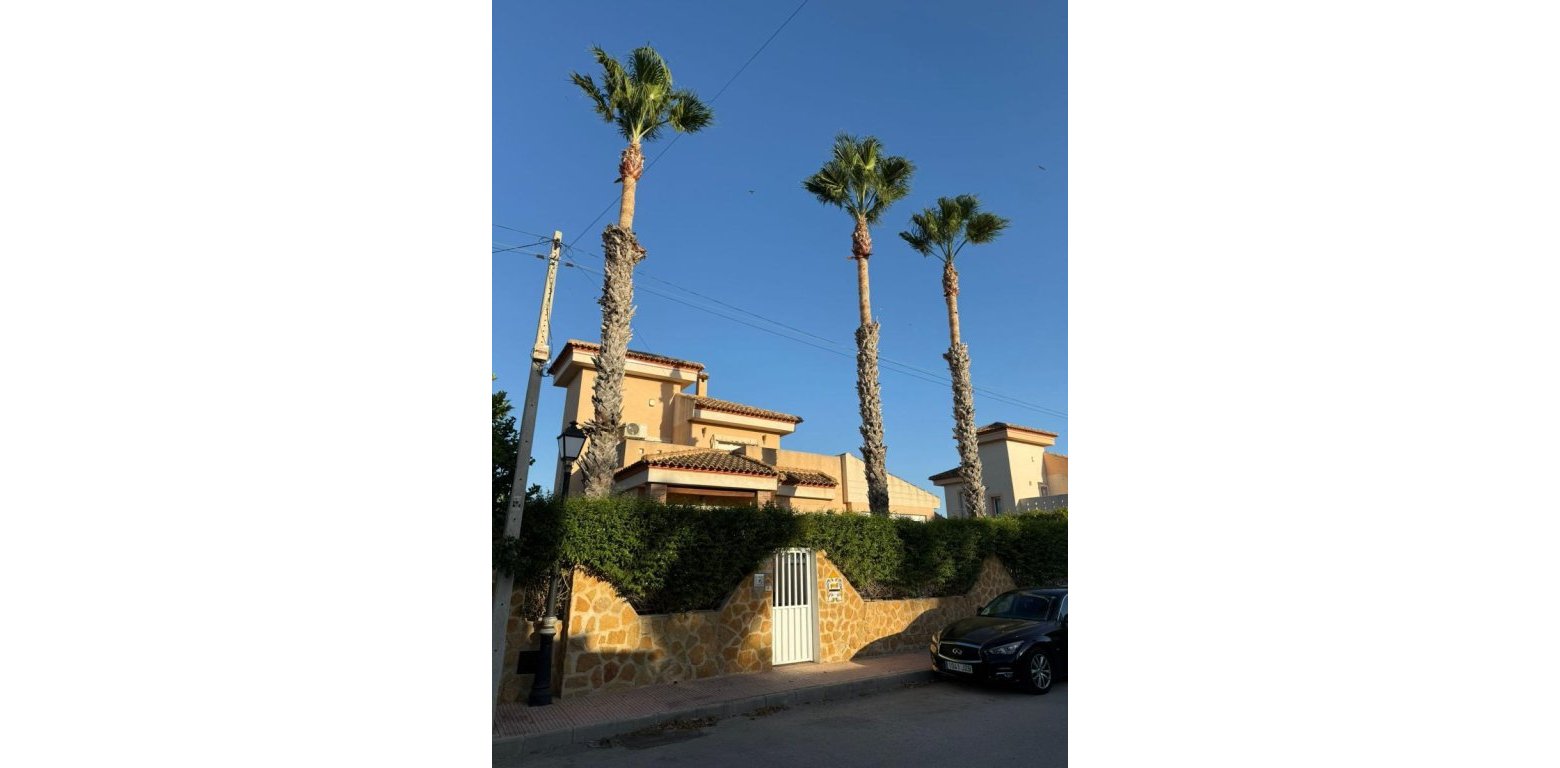 Resale - Villa - San Miguel de Salinas