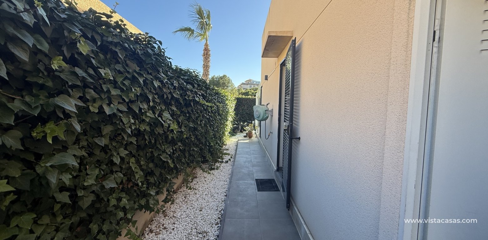 Sale - Villa - La Zenia