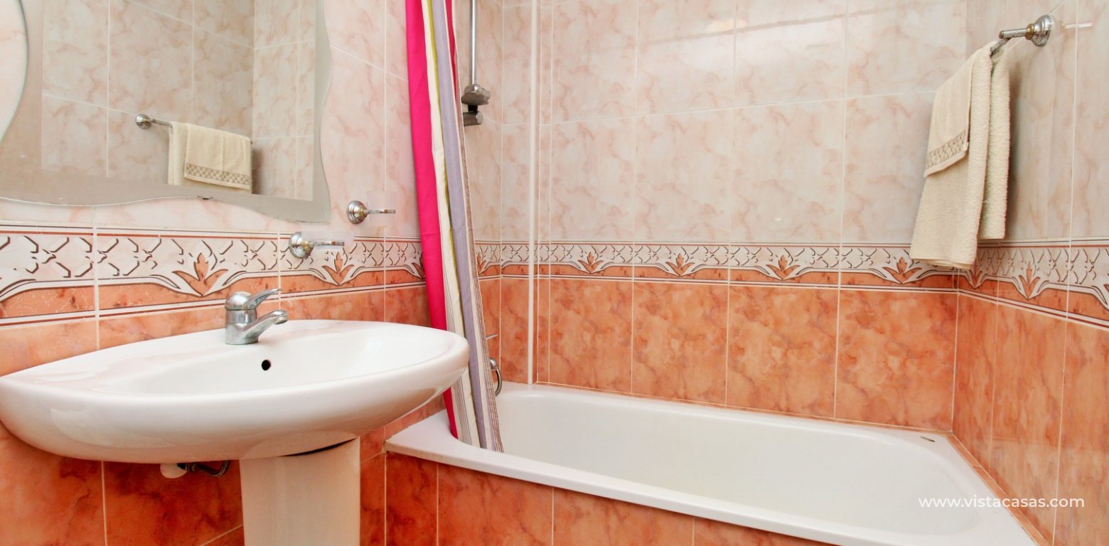 2 Bed Penthouse with Solarium in Pinada Golf Villamartin bathroom 1