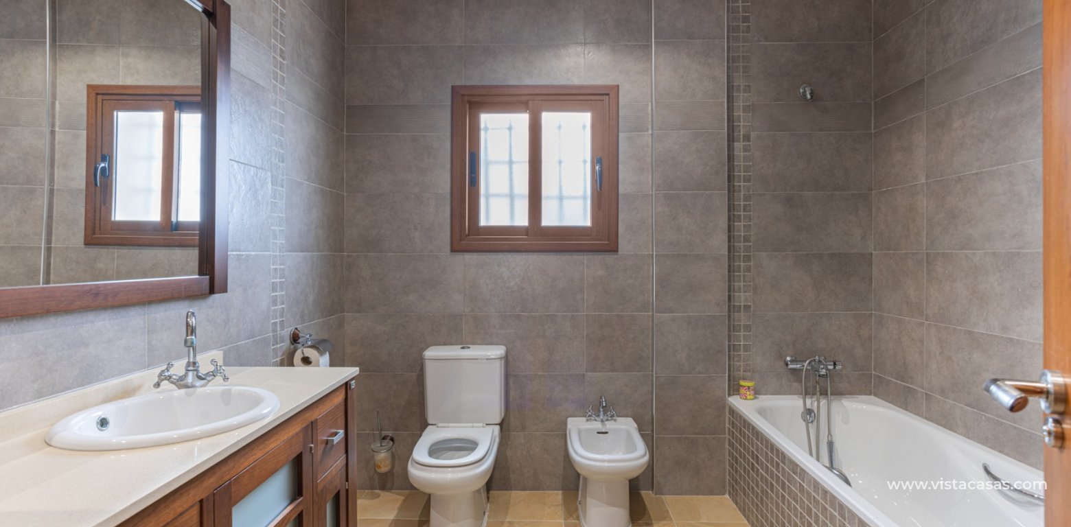 Resale - Villa - Los Montesinos