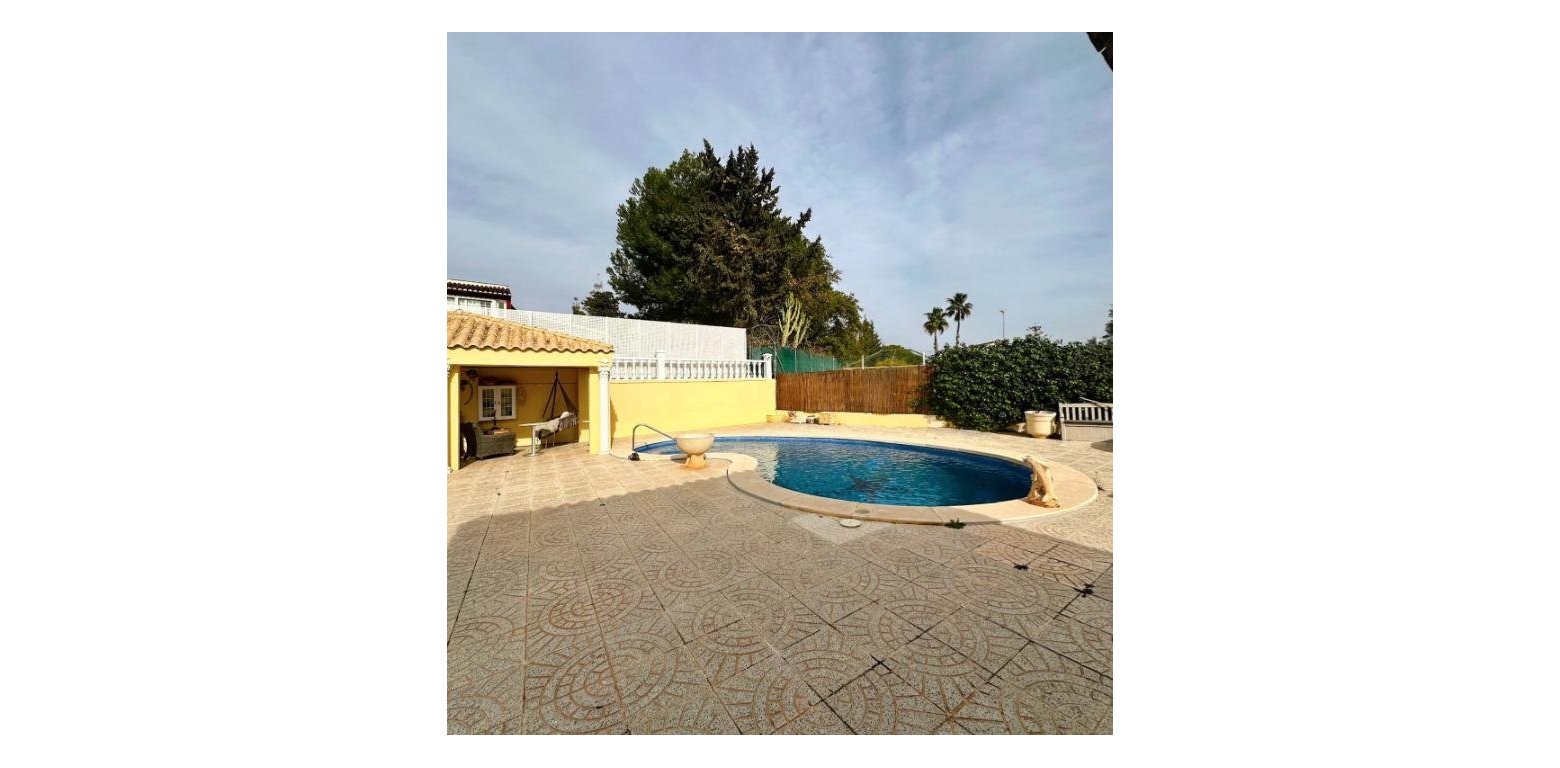 Resale - Villa - Campoamor