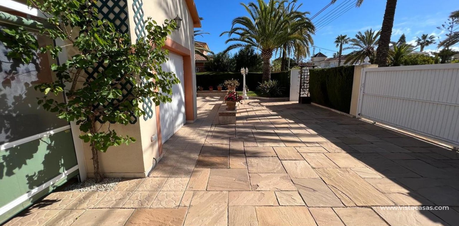 Sale - Villa - Cabo Roig