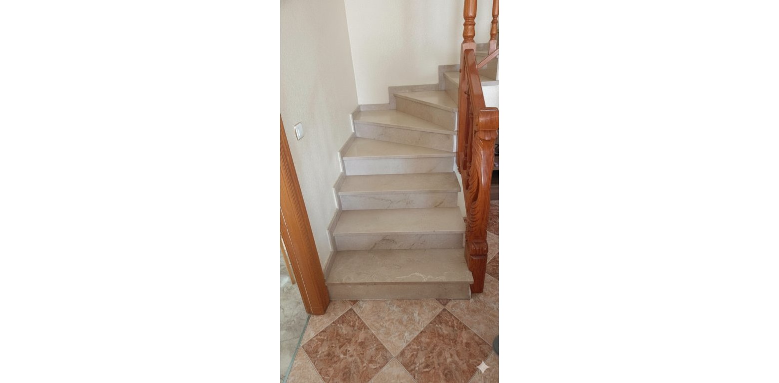 Resale - Villa - Los Altos