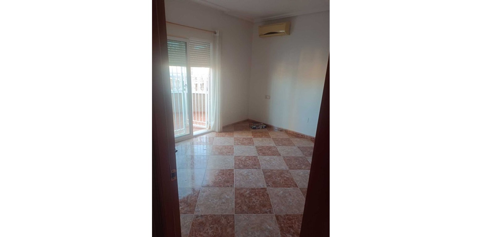 Resale - Villa - Los Altos