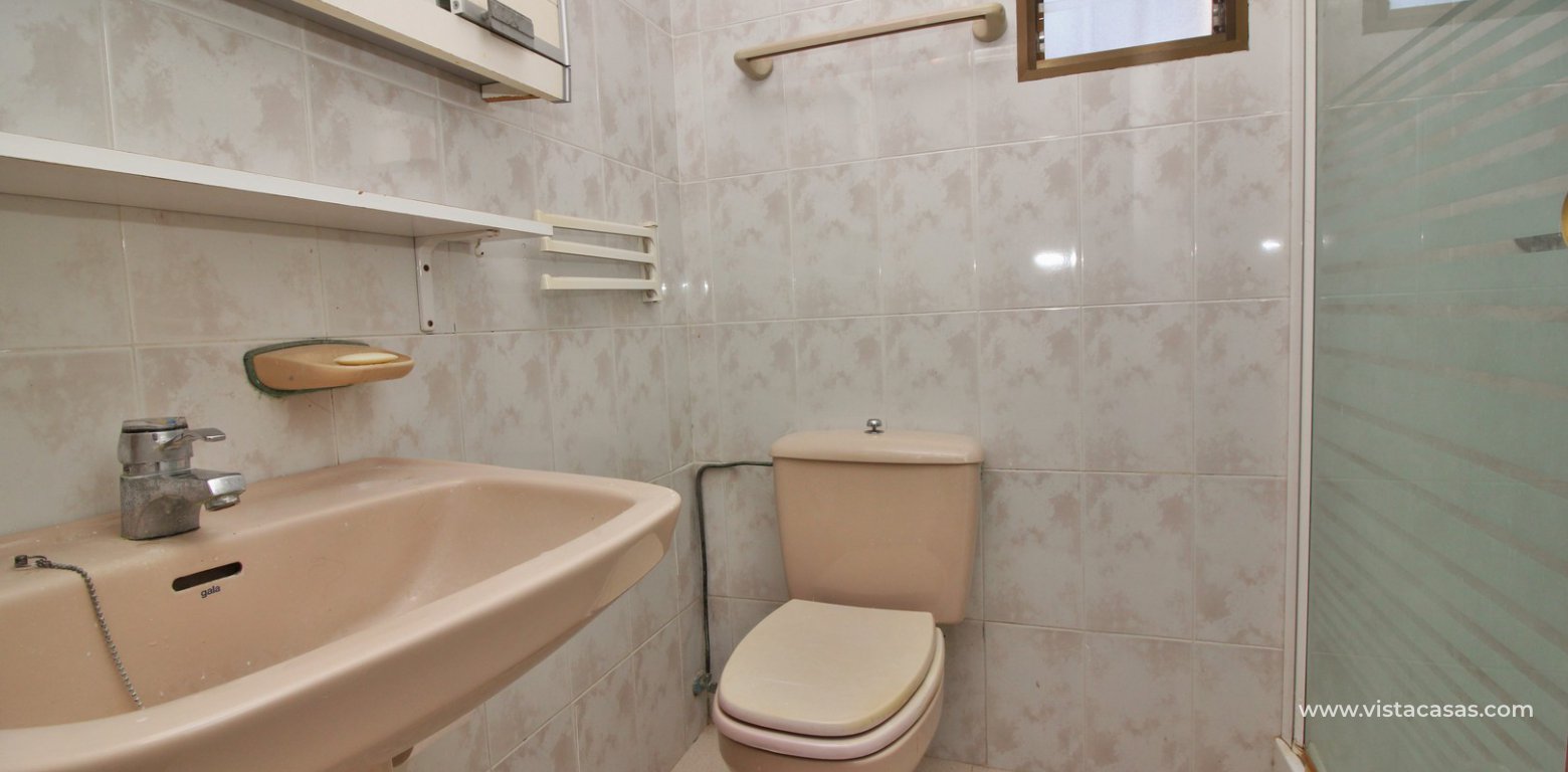 Bungalow for sale in Panorama Country Club Villamartin bathroom