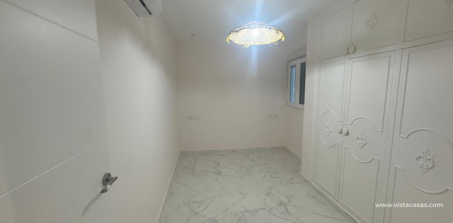 Resale - Apartment - Torrevieja - Muelle Pesquero