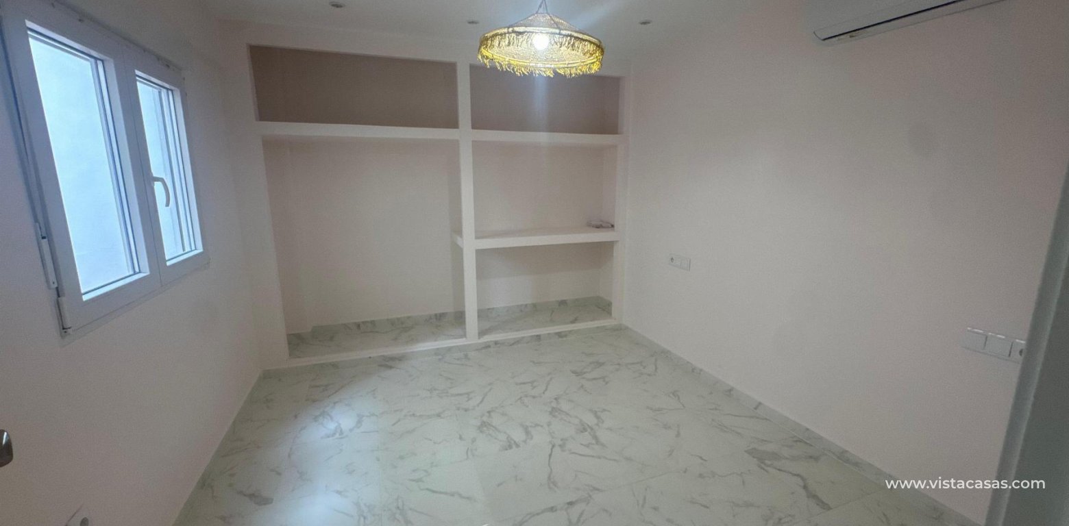 Resale - Apartment - Torrevieja - Muelle Pesquero