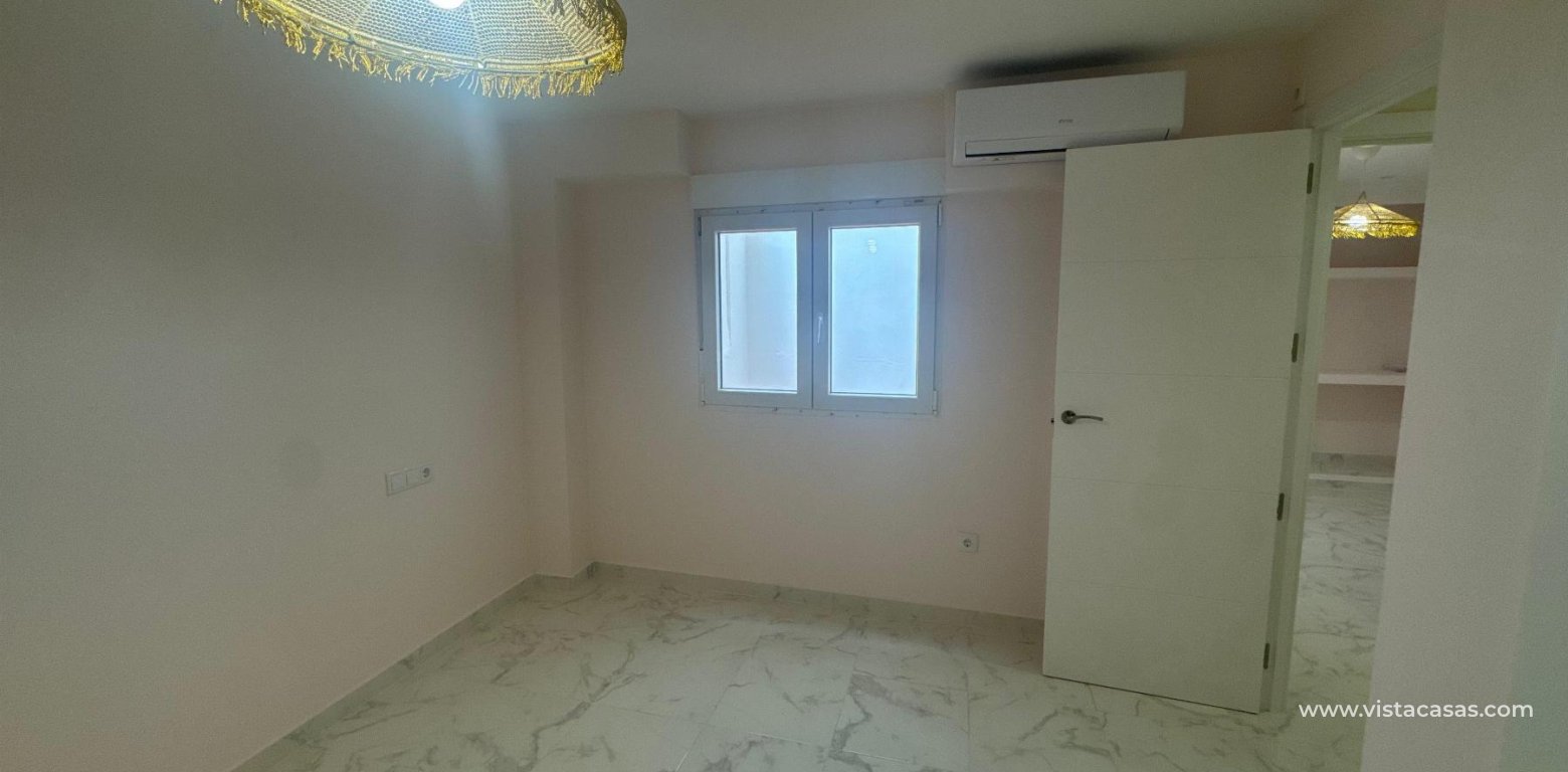 Resale - Apartment - Torrevieja - Muelle Pesquero