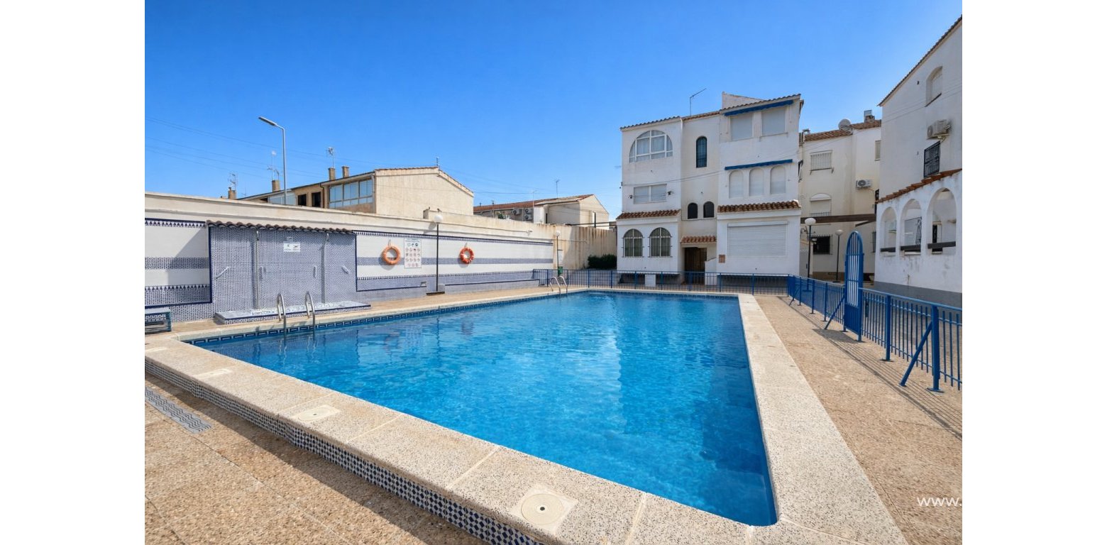 Resale - Apartment - Torrevieja - PLAYA NAUFRAGOS