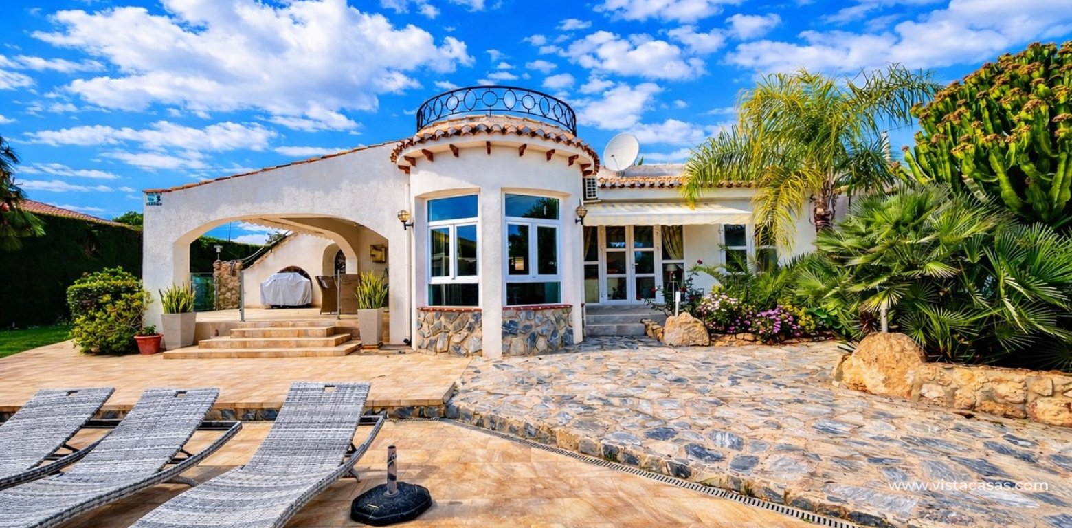 Resale - Villa - Cabo Roig