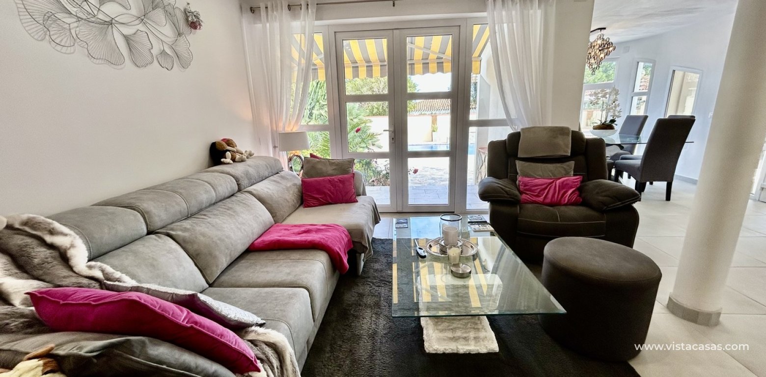 Resale - Villa - Cabo Roig