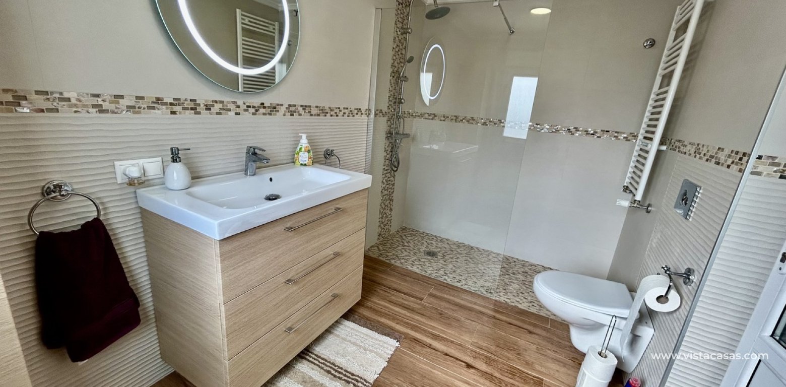 Resale - Villa - Cabo Roig