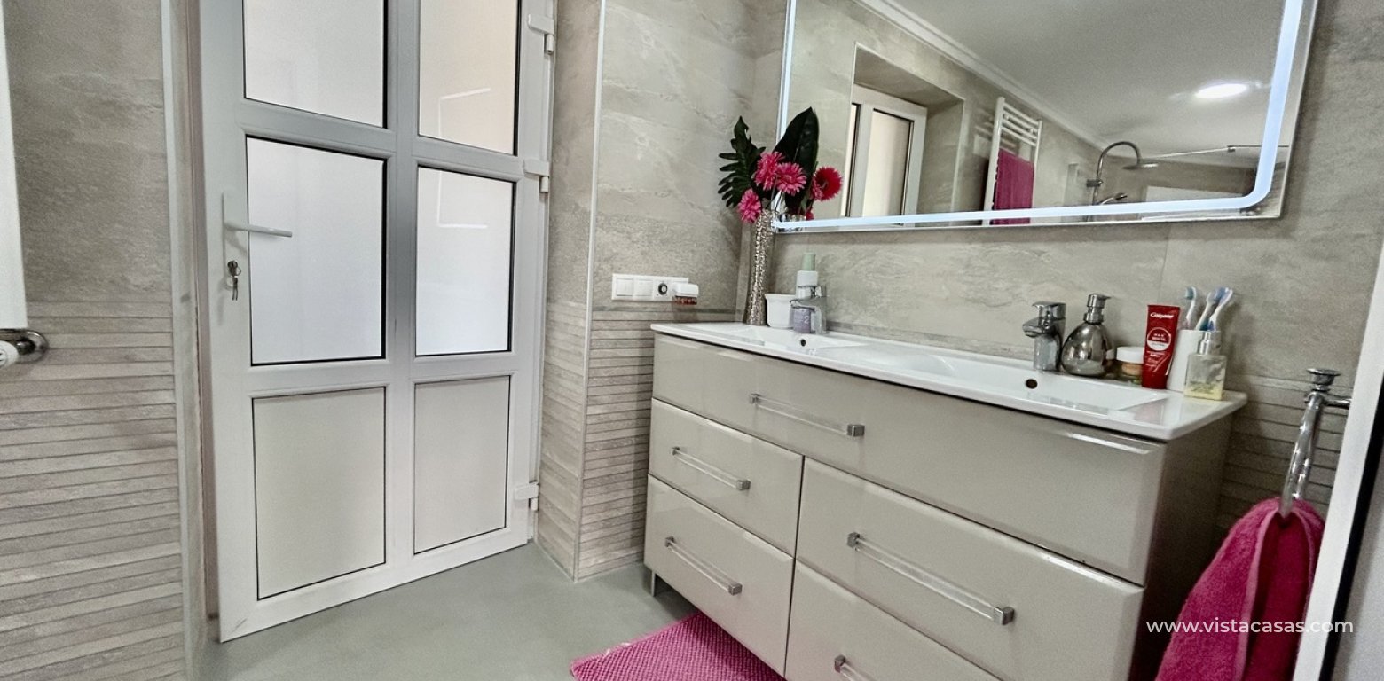 Resale - Villa - Cabo Roig