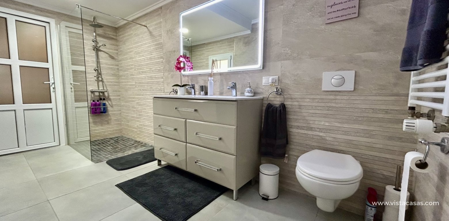 Resale - Villa - Cabo Roig