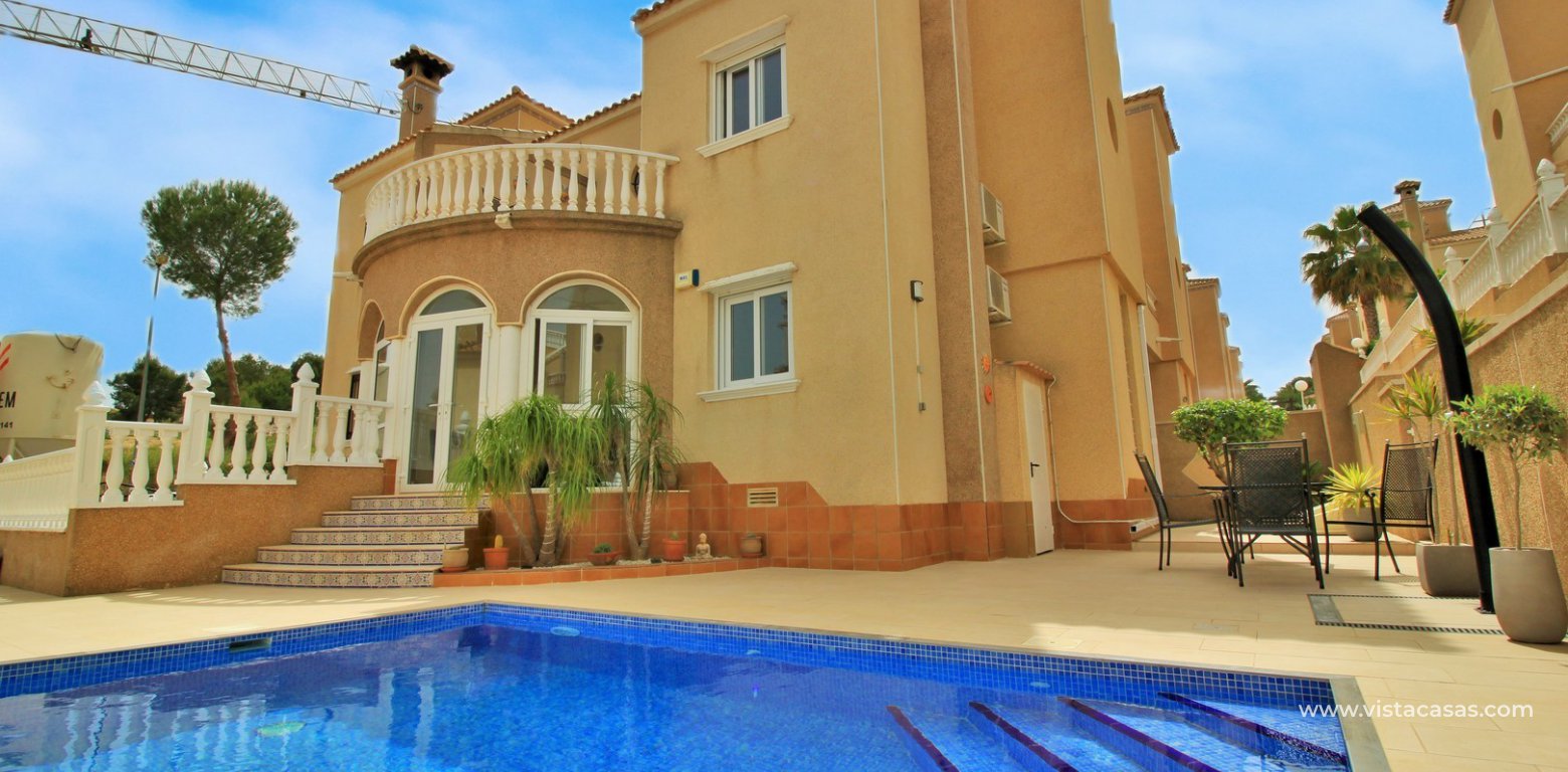 Zodiaco quad with private pool for sale in Villamartin Zodiaco Beach