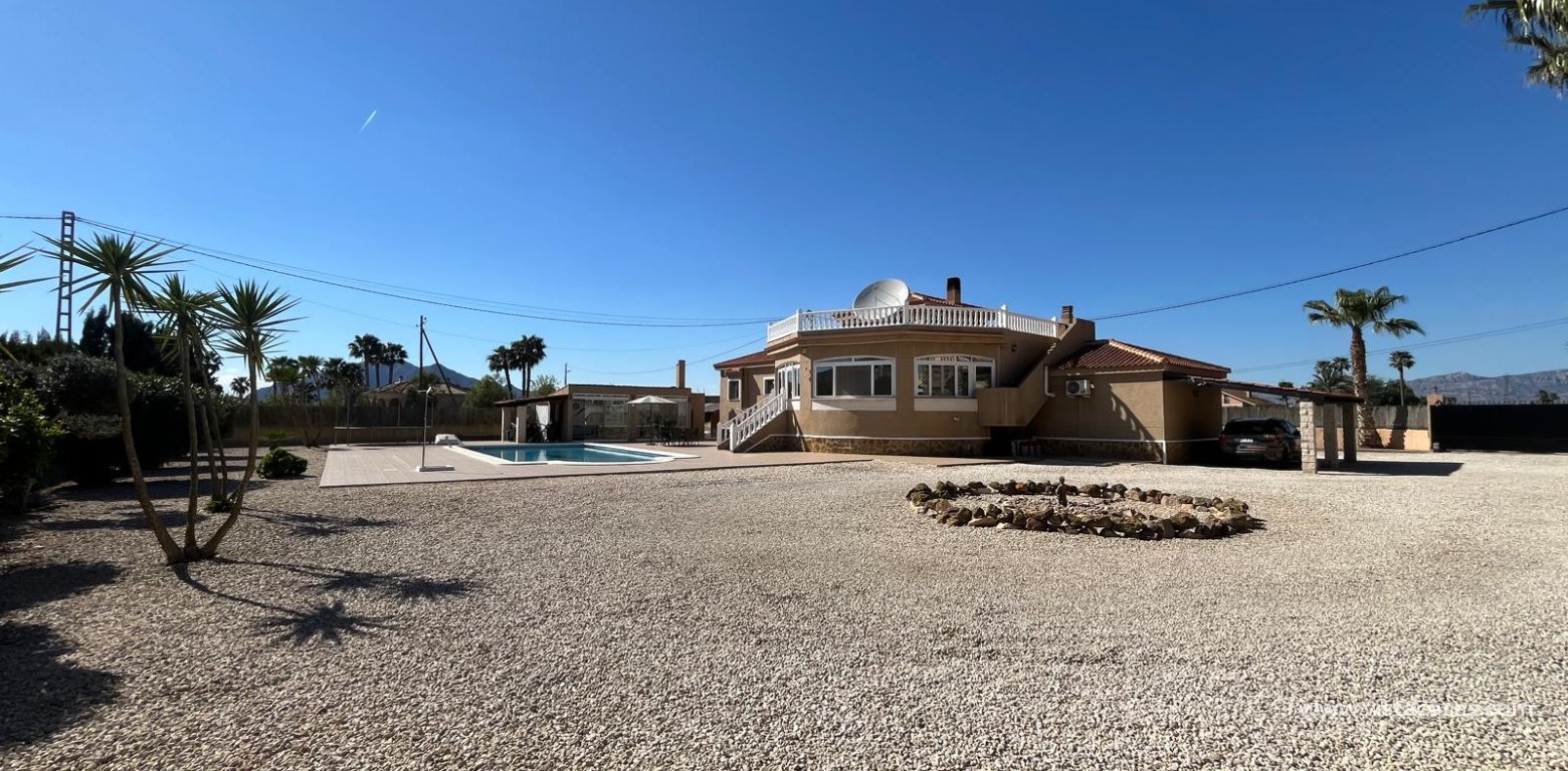 Resale - Villa - Catral