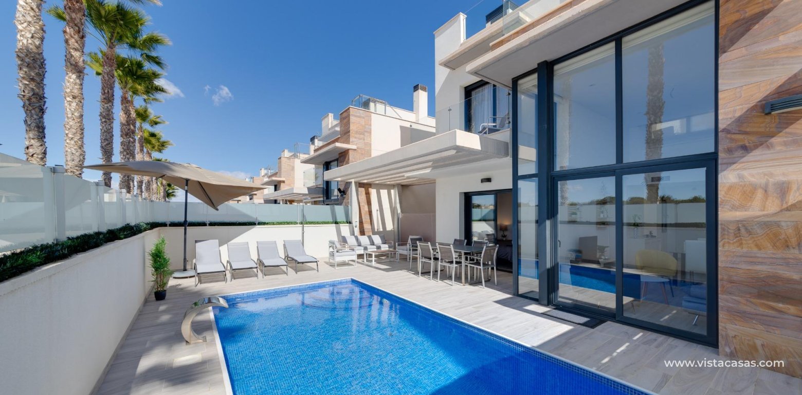 Resale - Villa - Cabo Roig
