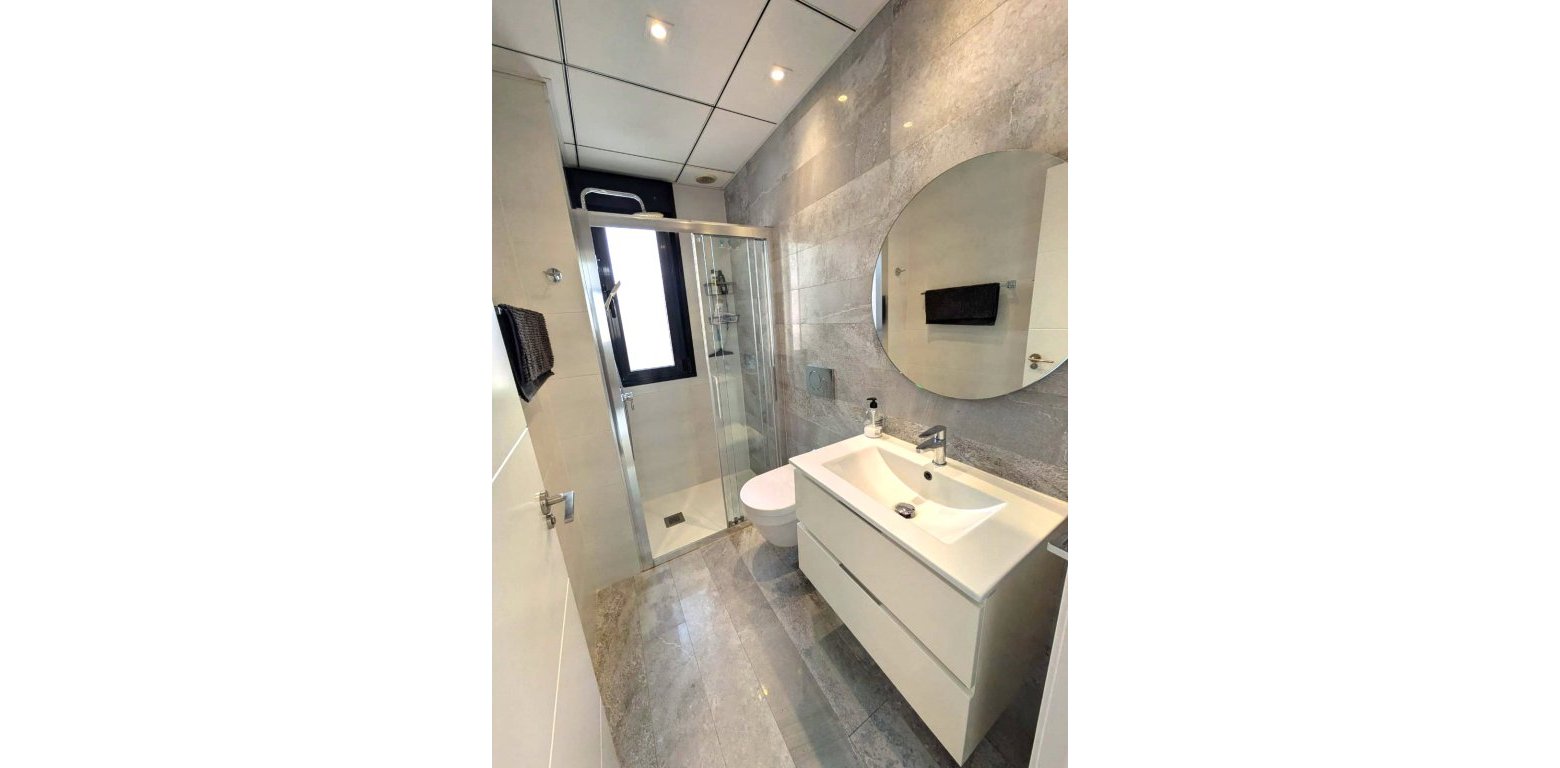 Resale - Villa - Cabo Roig