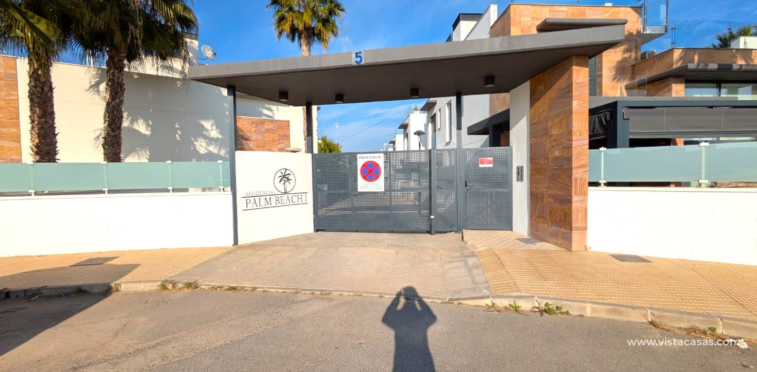 Resale - Villa - Cabo Roig