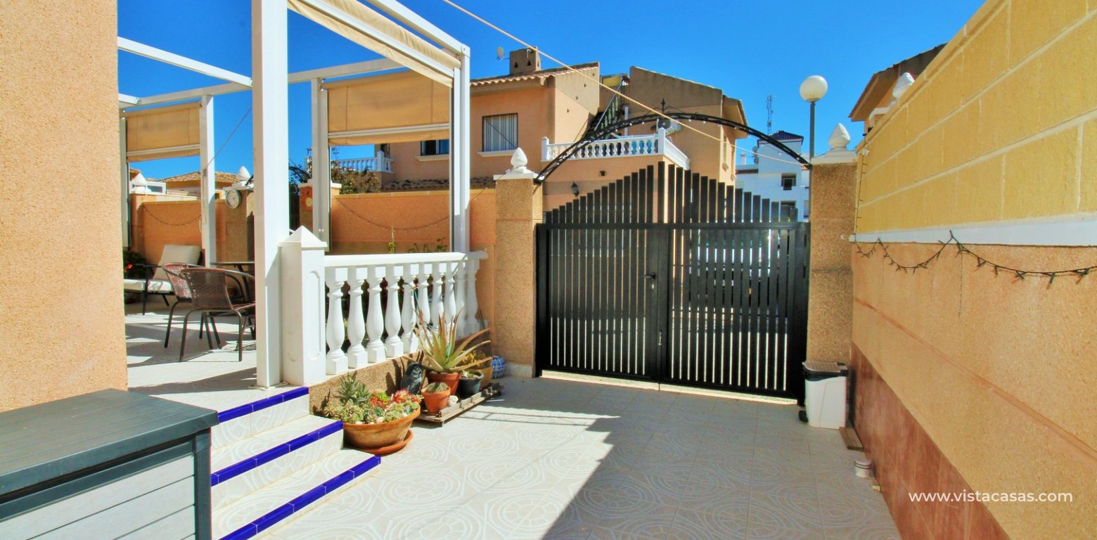 Renovated 3 Bed Quad House Villamartin Torregolf IV driveway