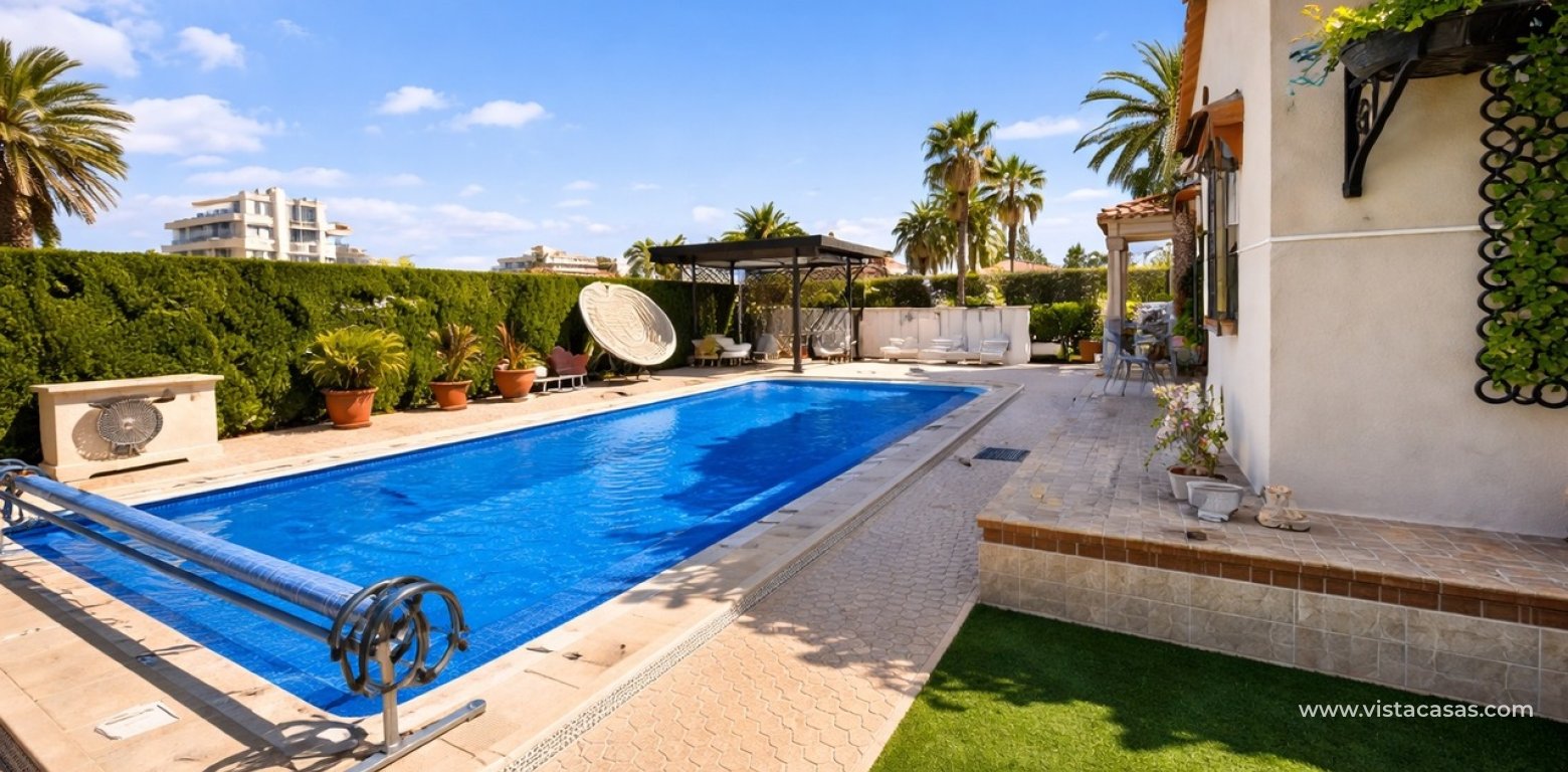 Resale - Villa - Cabo Roig