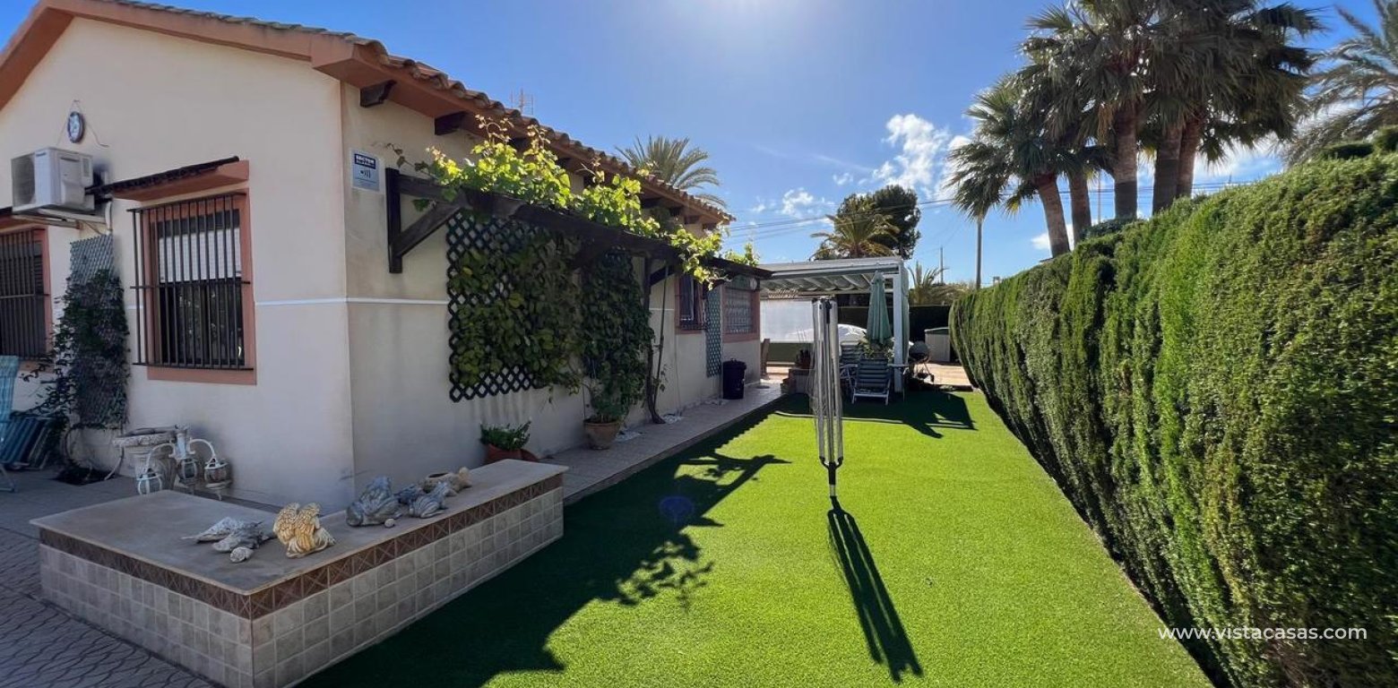 Resale - Villa - Cabo Roig