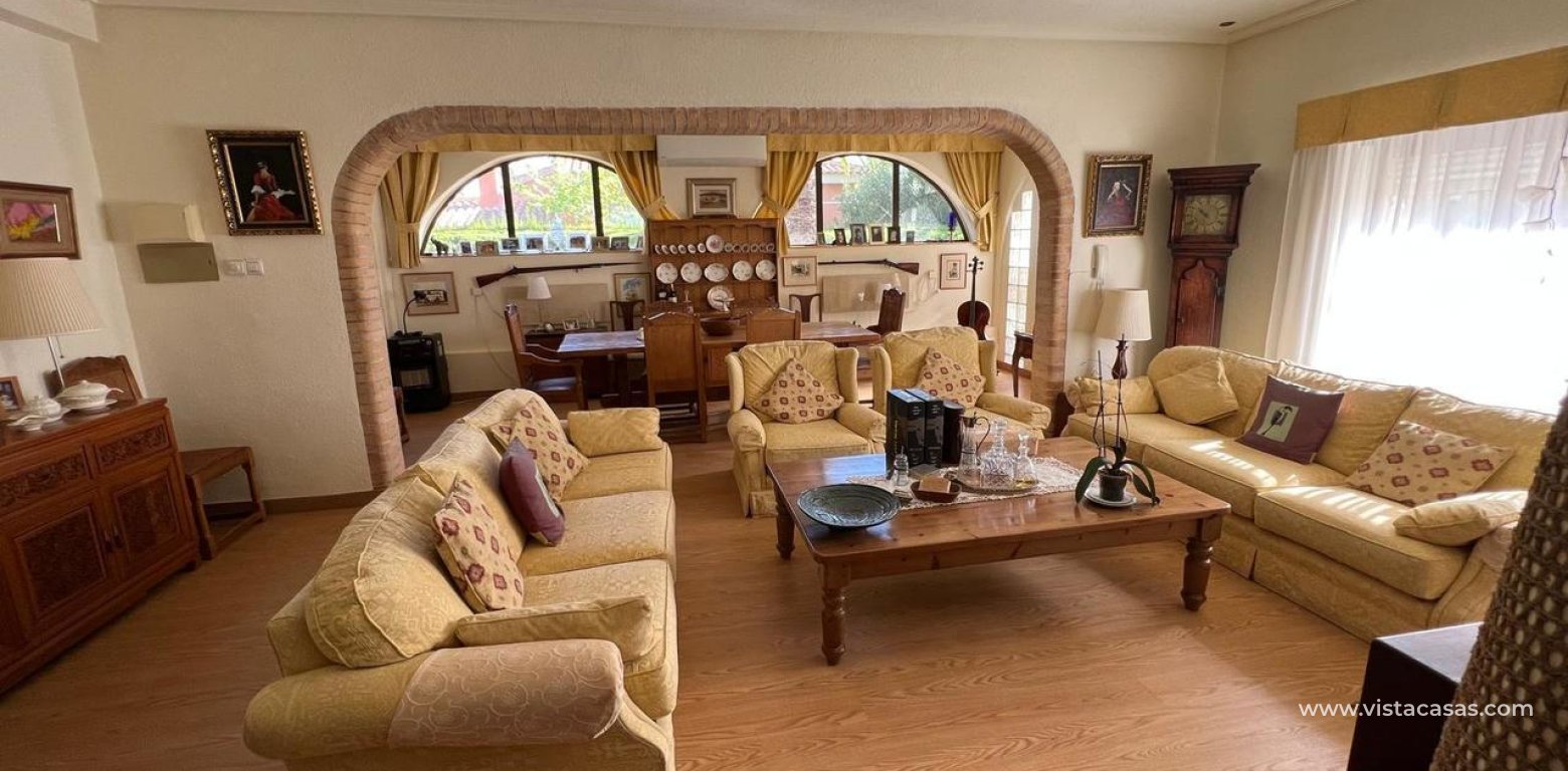 Resale - Villa - Cabo Roig