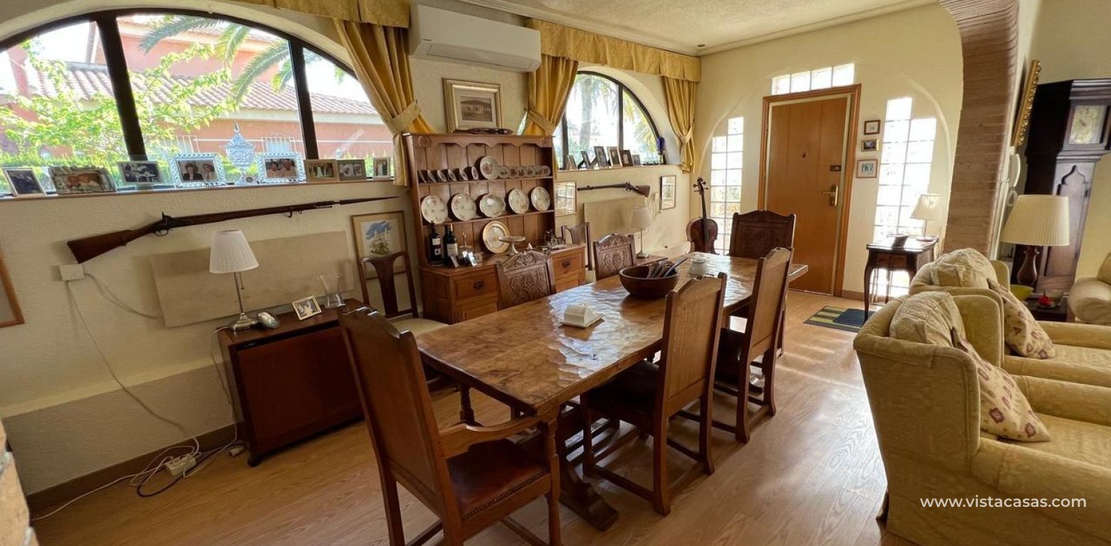 Resale - Villa - Cabo Roig