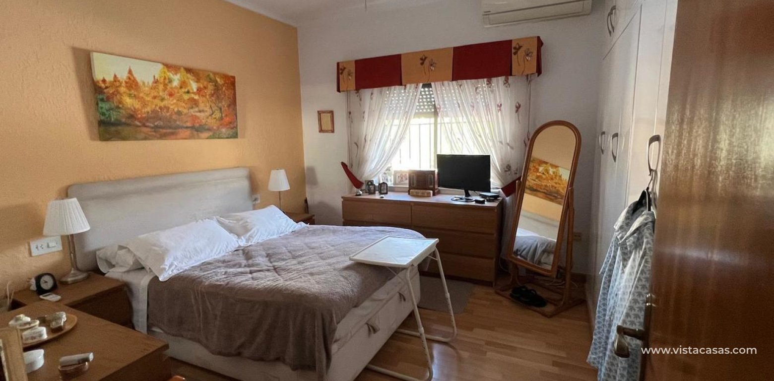 Resale - Villa - Cabo Roig