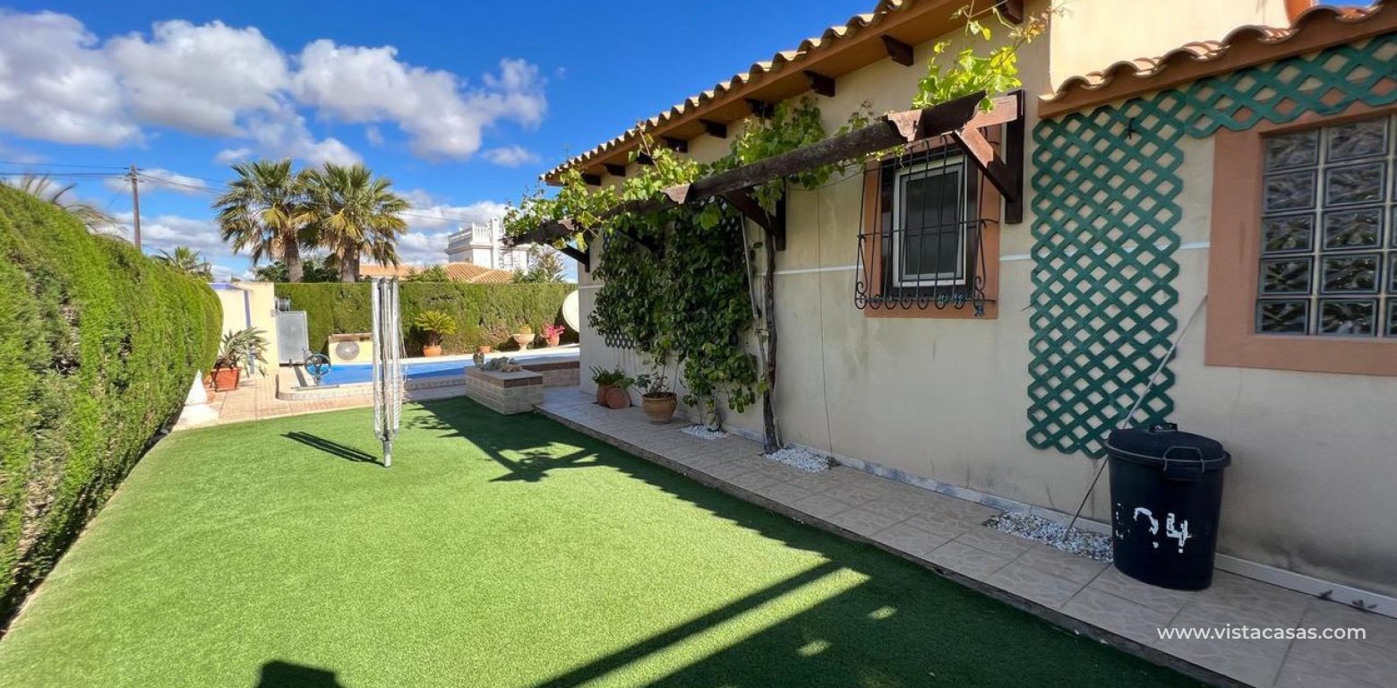 Resale - Villa - Cabo Roig