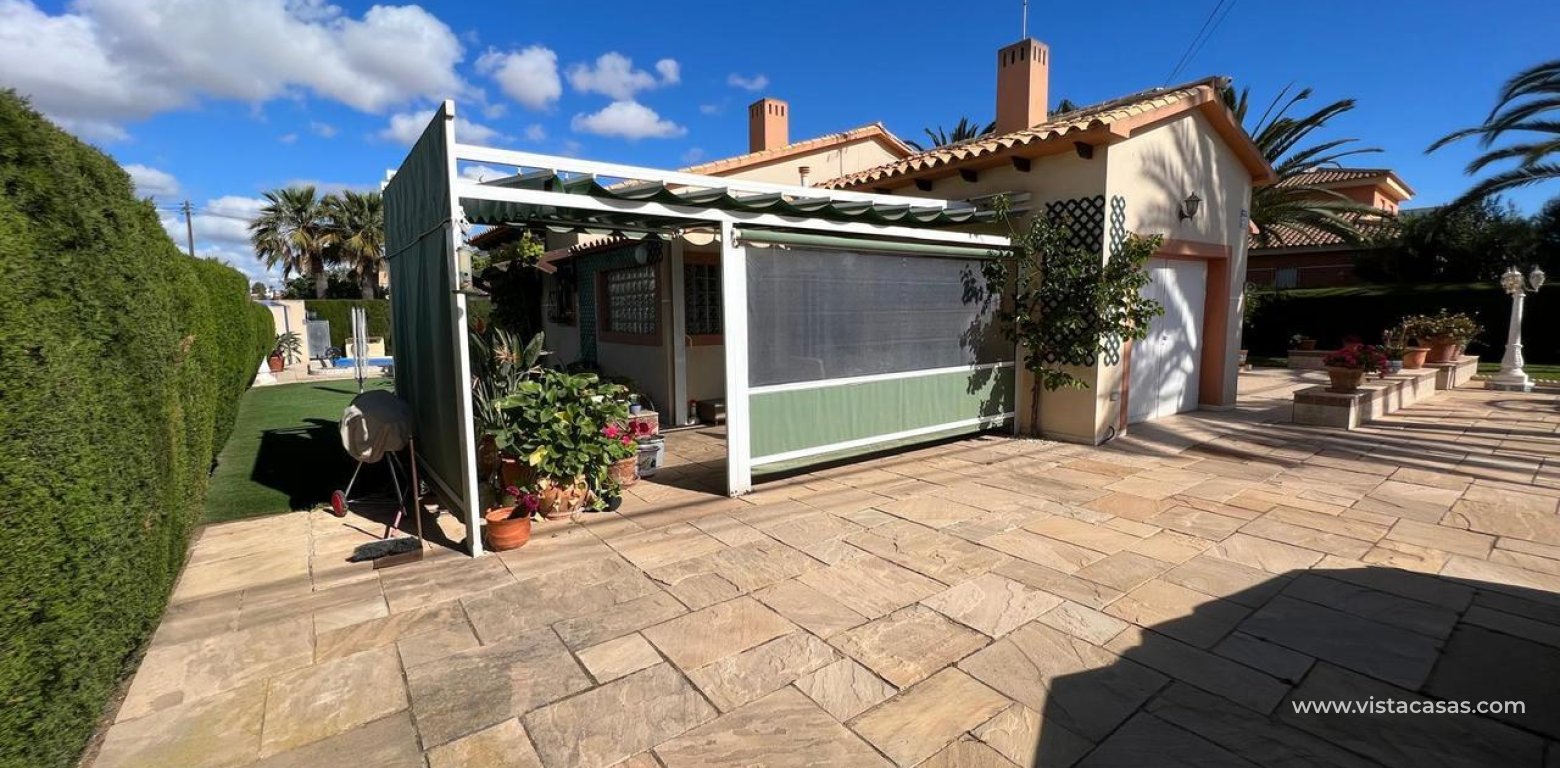 Resale - Villa - Cabo Roig