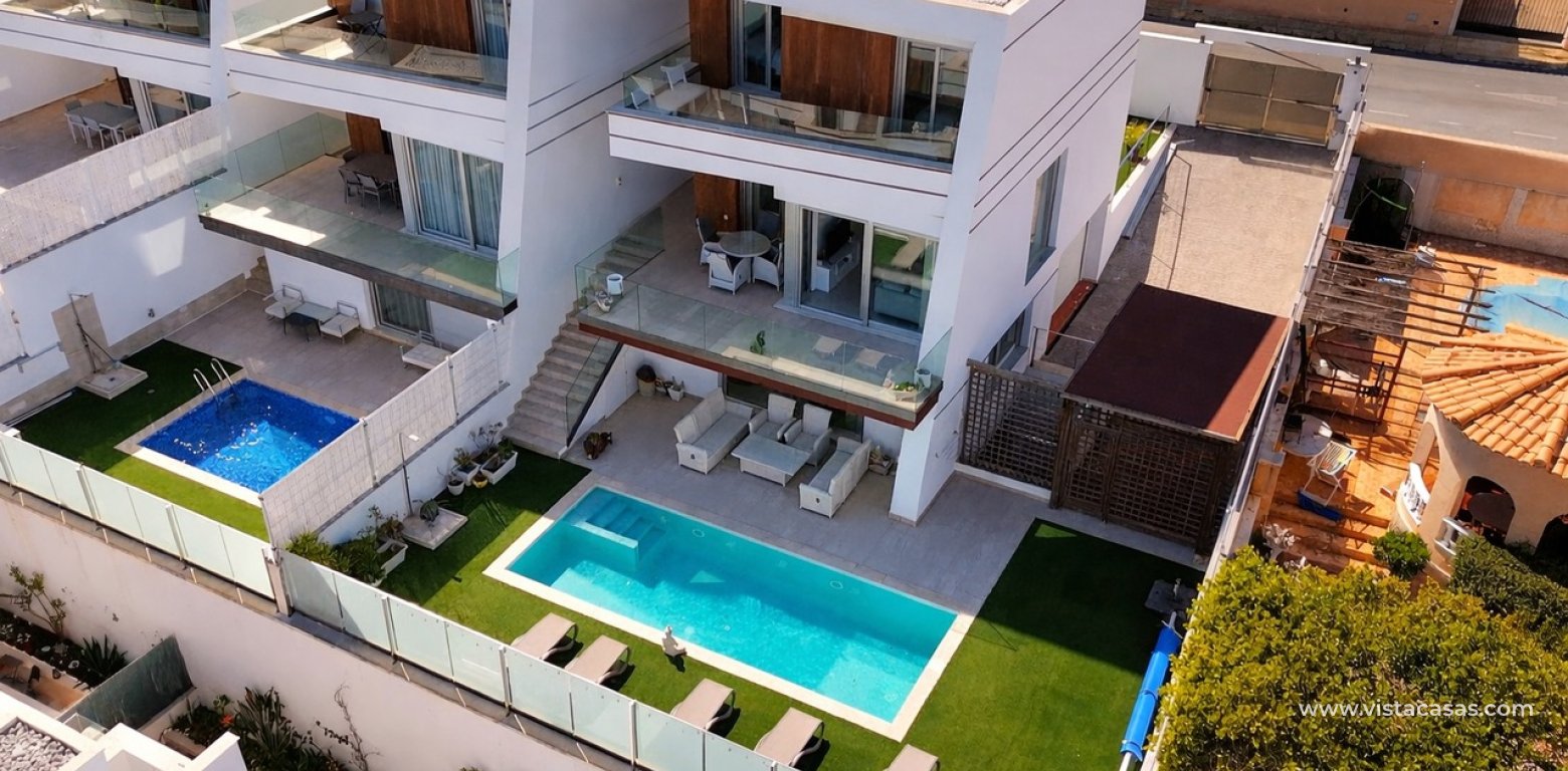 Resale - Villa - Villamartin