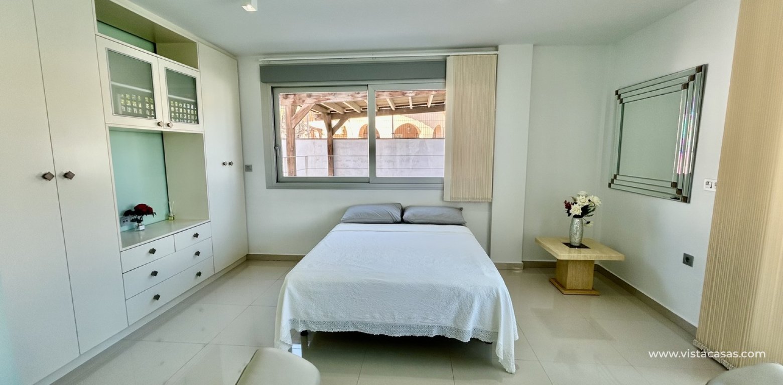 Resale - Villa - Villamartin