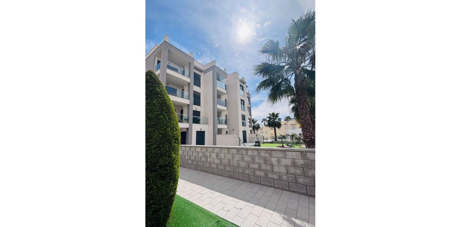 Resale - Apartment - Villamartin