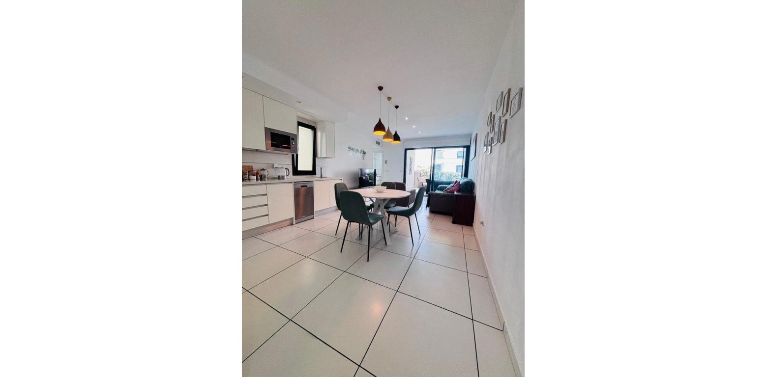 Resale - Apartment - Villamartin