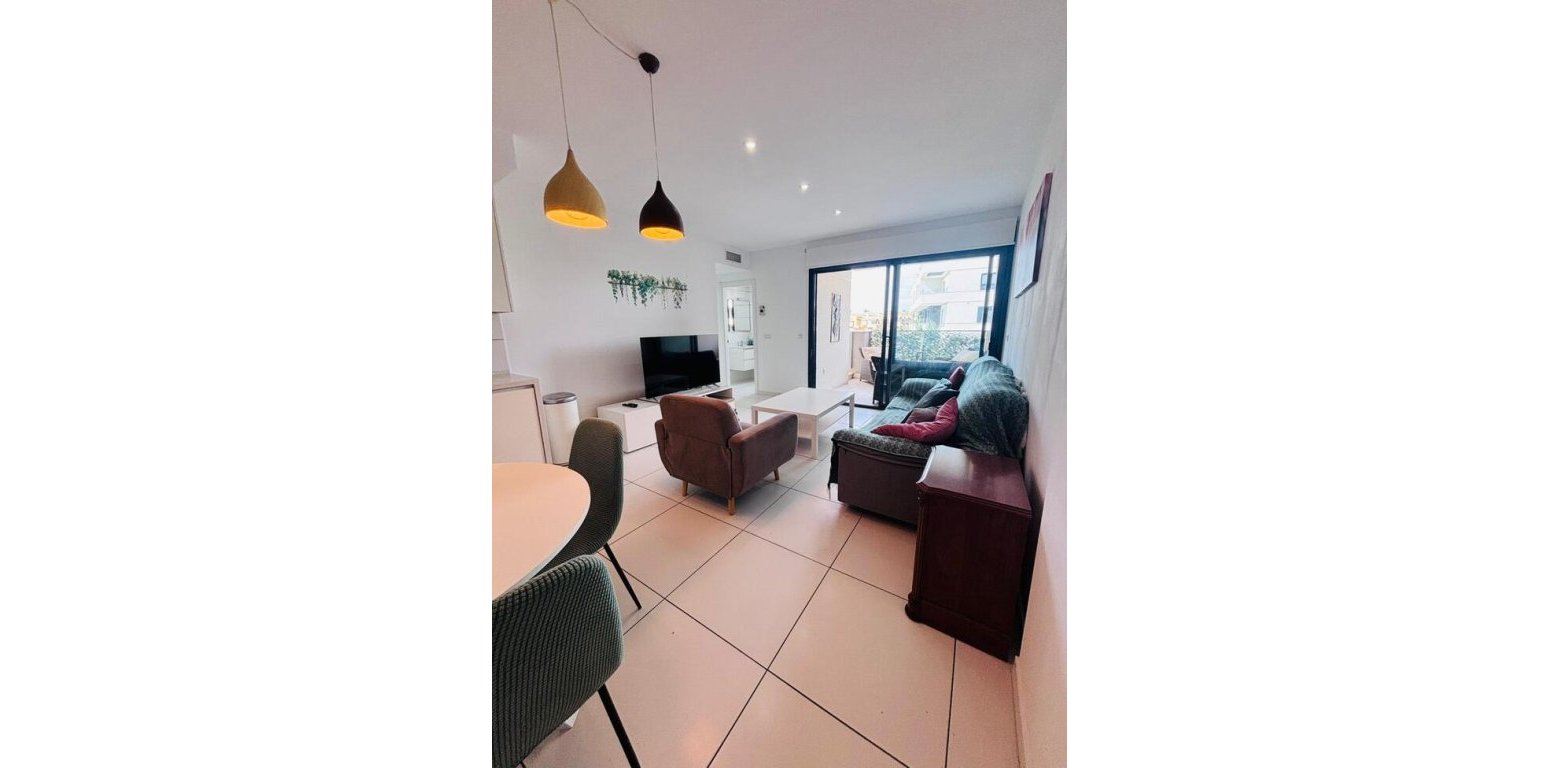 Resale - Apartment - Villamartin