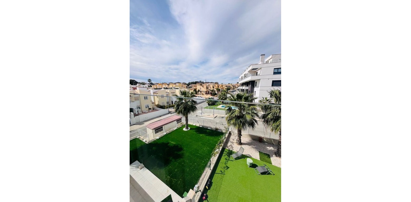 Resale - Apartment - Villamartin