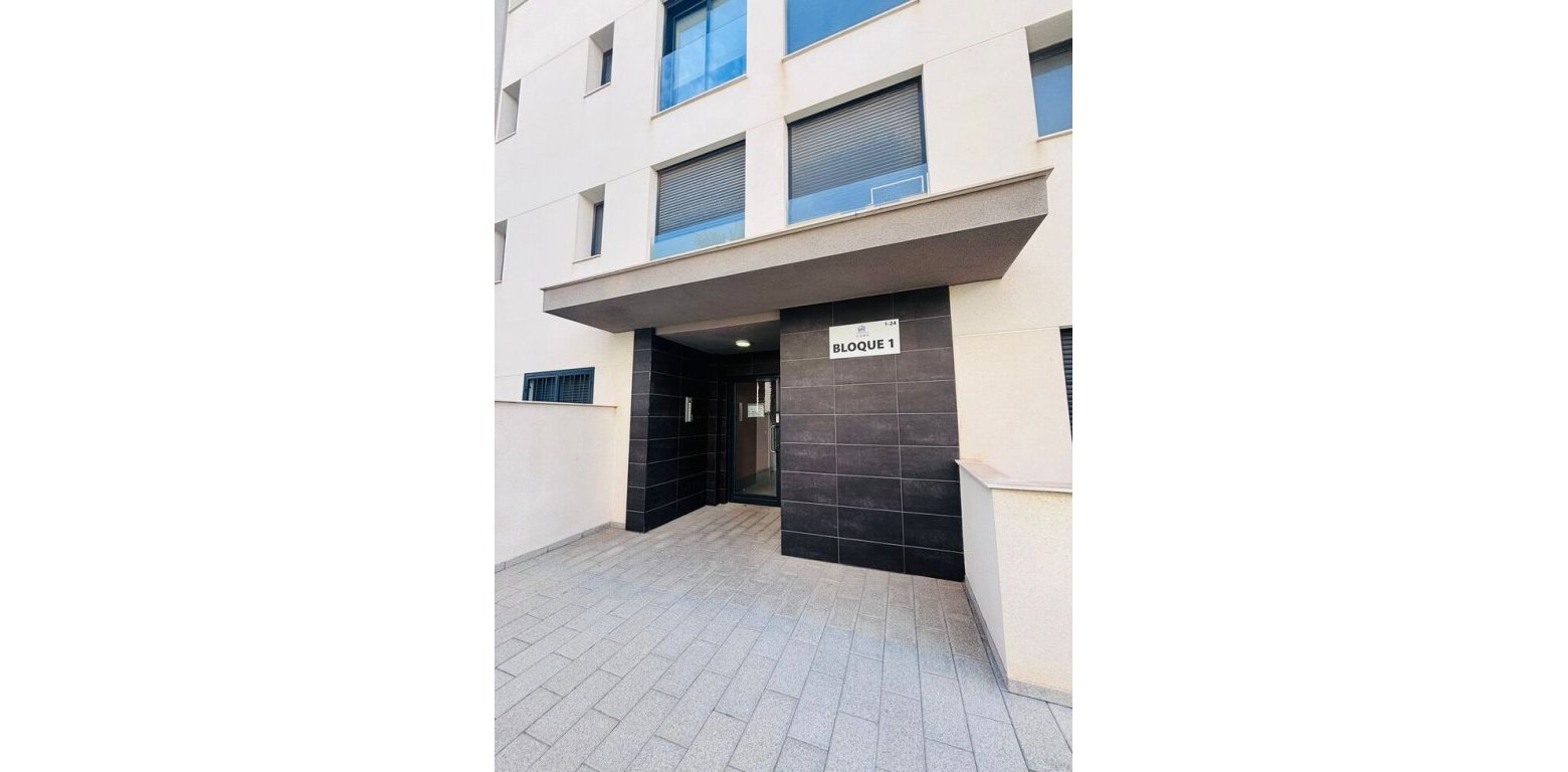 Resale - Apartment - Villamartin