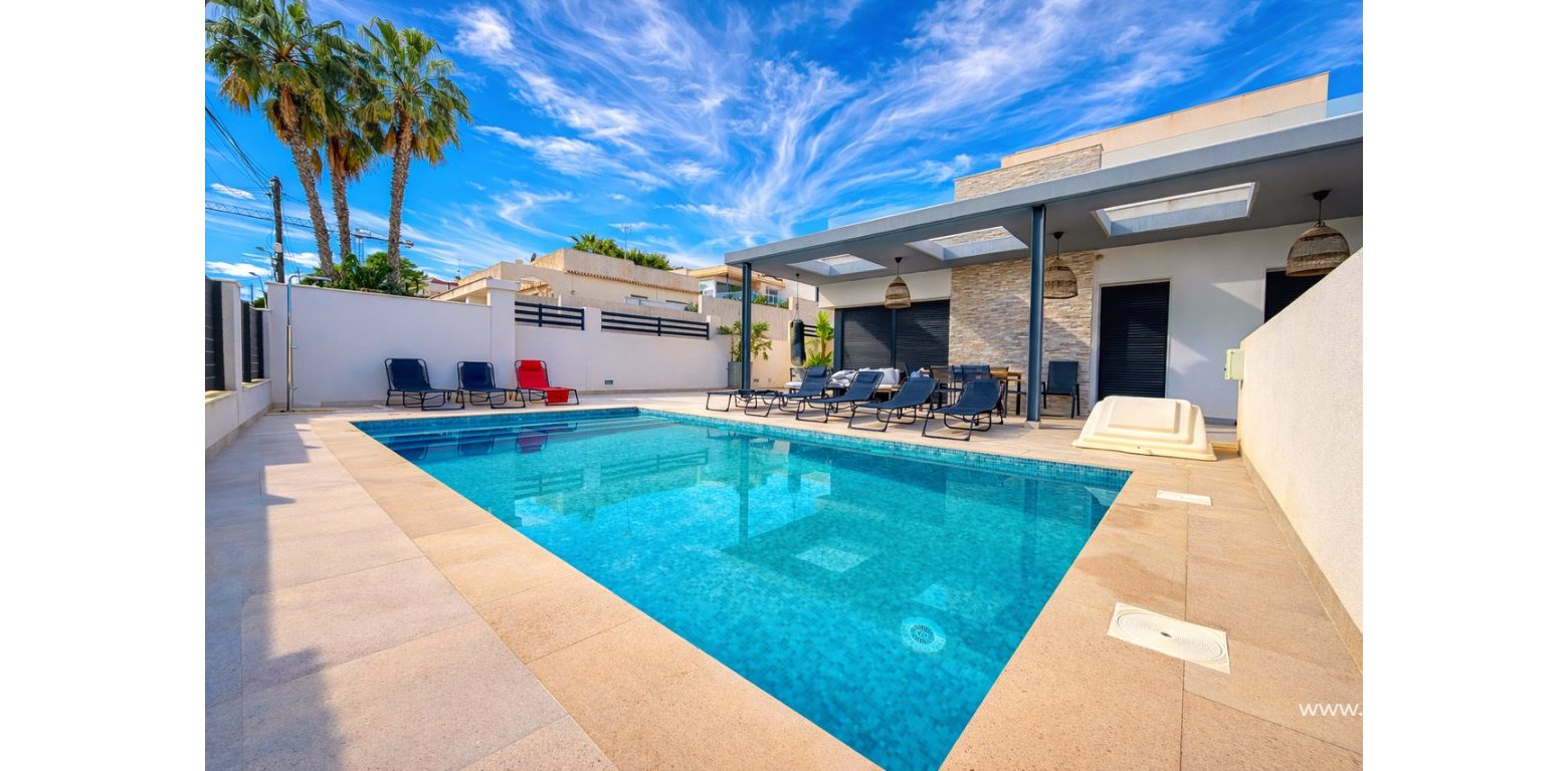 Sale - Villa - Los Balcones