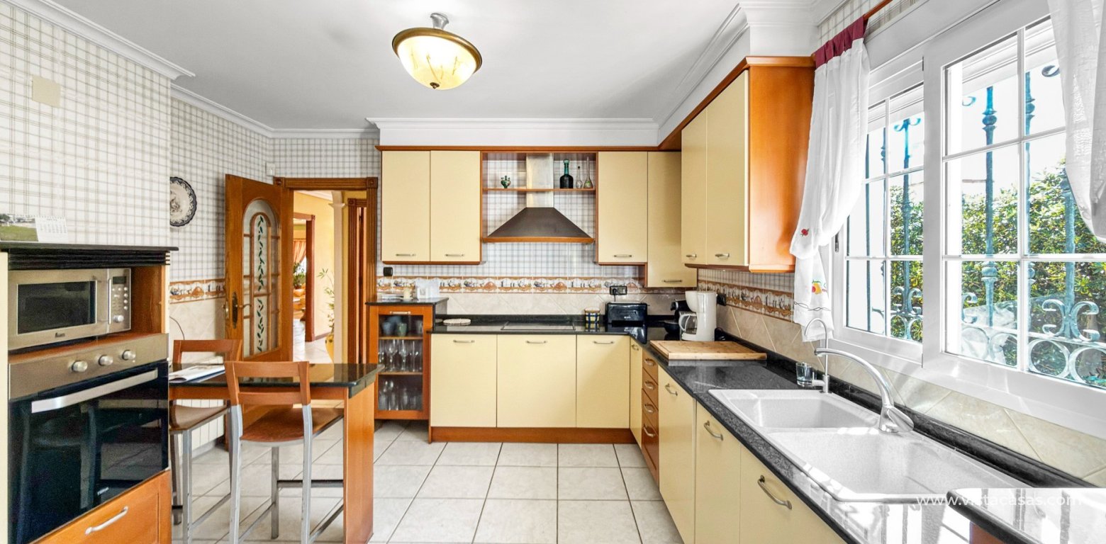 Resale - Villa - Torrevieja - La Mata