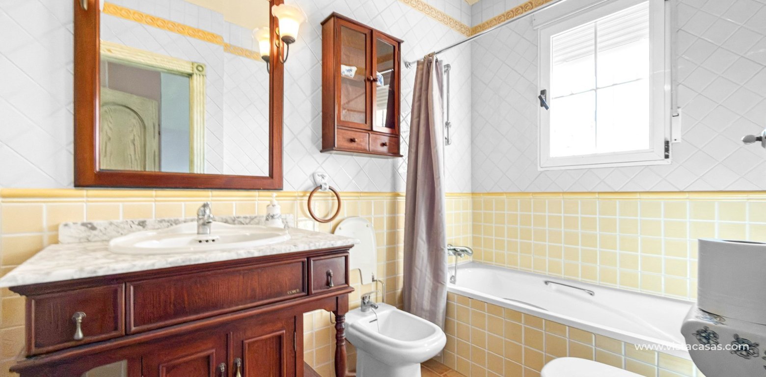 Resale - Villa - Torrevieja - La Mata