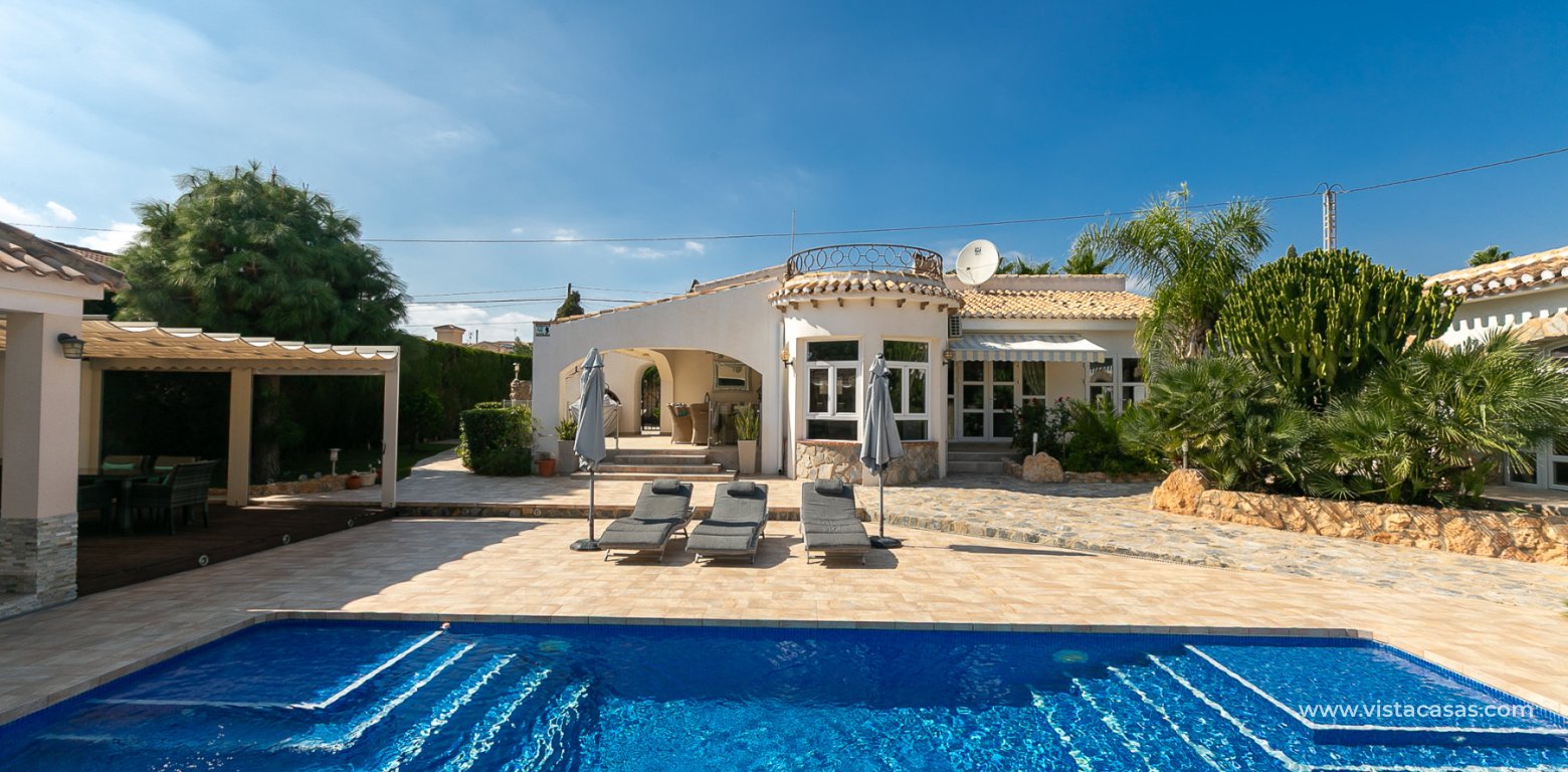 Resale - Villa - Cabo Roig