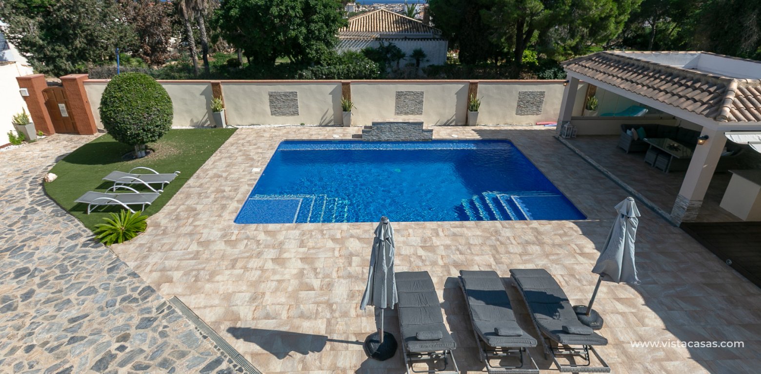 Resale - Villa - Cabo Roig